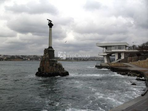 Памятник затопленным кораблям. Автор: PanchenkovA, commons.wikimedia.org