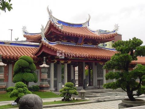 Храм Шуан Линь. Автор: TteckK, wikimedia.org