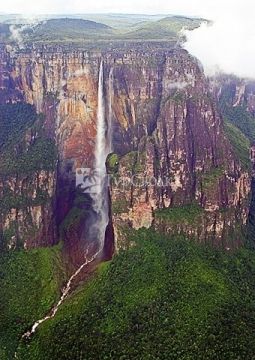 Водопад Анхель (Angel Falls).