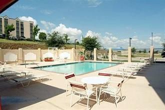 Holiday Inn Express Hotel & Suites Fort Worth (I-20) 2*