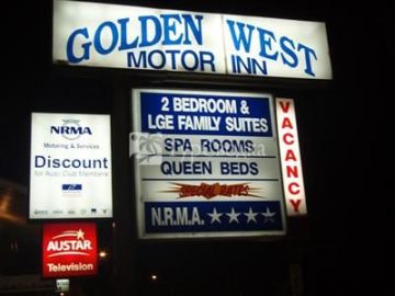 Golden West Motor Inn 3*