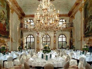 Crowne Plaza 5*