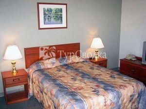 Econo Lodge Inn & Suites Cranbrook 3*