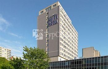 Campus Tower Suite Hotel Edmonton 3*