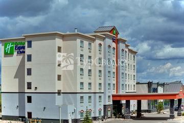 Holiday Inn Express Hotel & Suites North Edmonton 2*