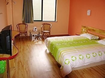 Golden Lion 100 Supermarket Hotel Lin'an Road 3*