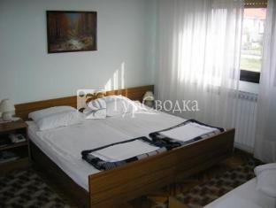 Apartments Sestan 3*