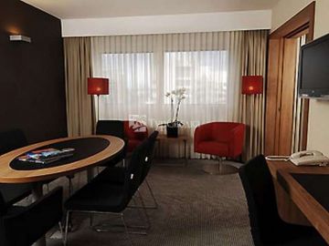 Mercure Den Haag Central 4*