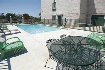 Regency Inn & Suites Biloxi 2*