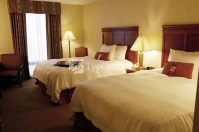 Hampton Inn Dallas North / I-35 East At Walnut Hill 3*