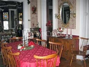 Elmira's Painted Lady Bed and Breakfast 3*