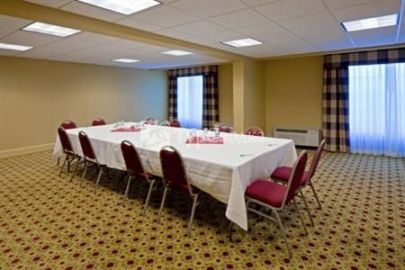 Holiday Inn Harrisburg East (Arpt Area) 3*