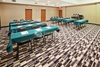 Holiday Inn Express Hotel & Suites Jacksonville 3*