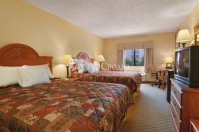 Baymont Inn La Grange 2*