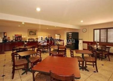 Comfort Inn & Suites Long Beach 3*