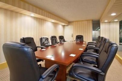 Holiday Inn Long Beach Airport Hotel and Conference Center 3*