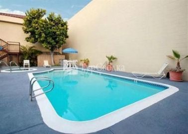 Quality Inn Near Long Beach Airport 2*