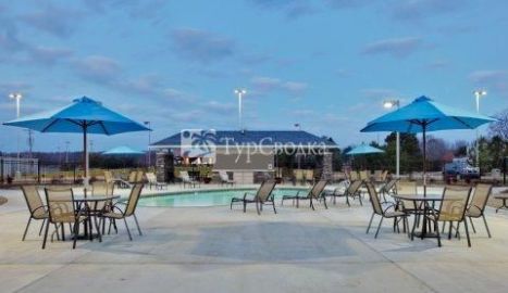 Holiday Inn Express Monticello 2*