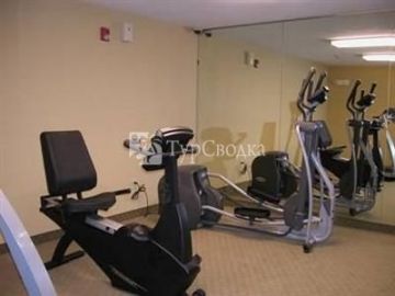 Crestwood Suites Newport News 2*