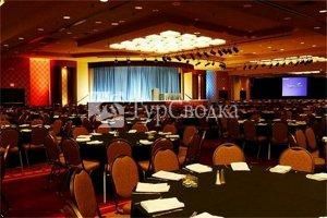 Ramada Plaza Omaha Hotel & Convention Center & CoCo Key Water Resort 3*