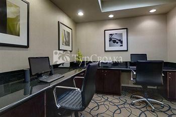 DoubleTree Club by Hilton Orange County Airport 3*