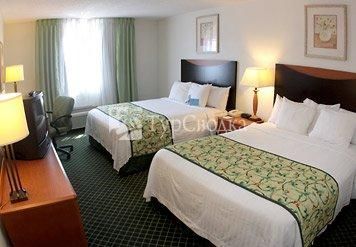 Fairfield Inn Victoria 2*