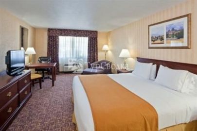 Holiday Inn Express Wenatchee 2*